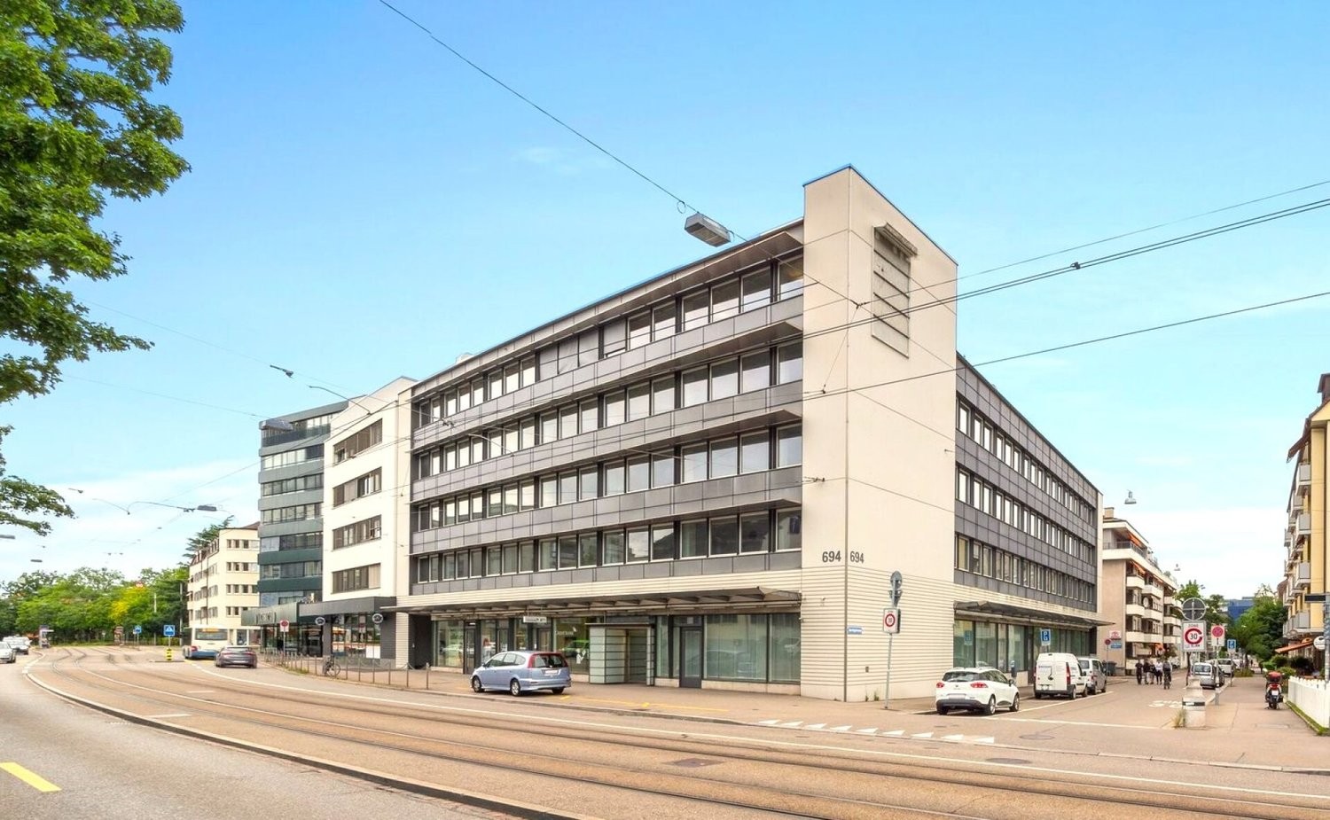 681m² ufficio, foto 3 di 10