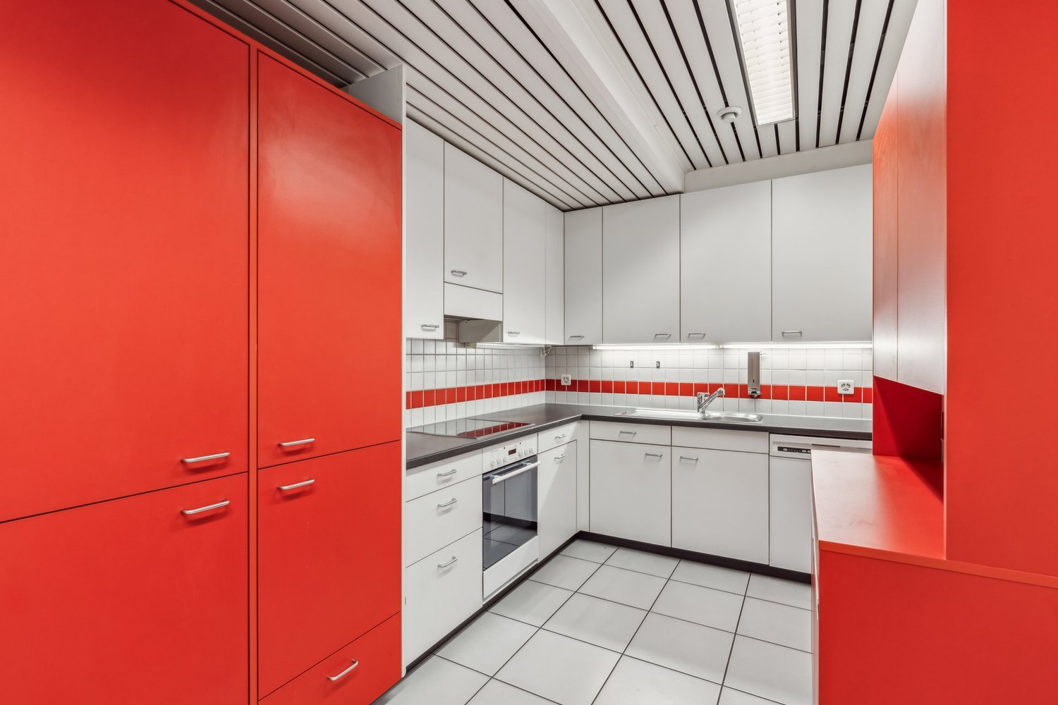 501m² office