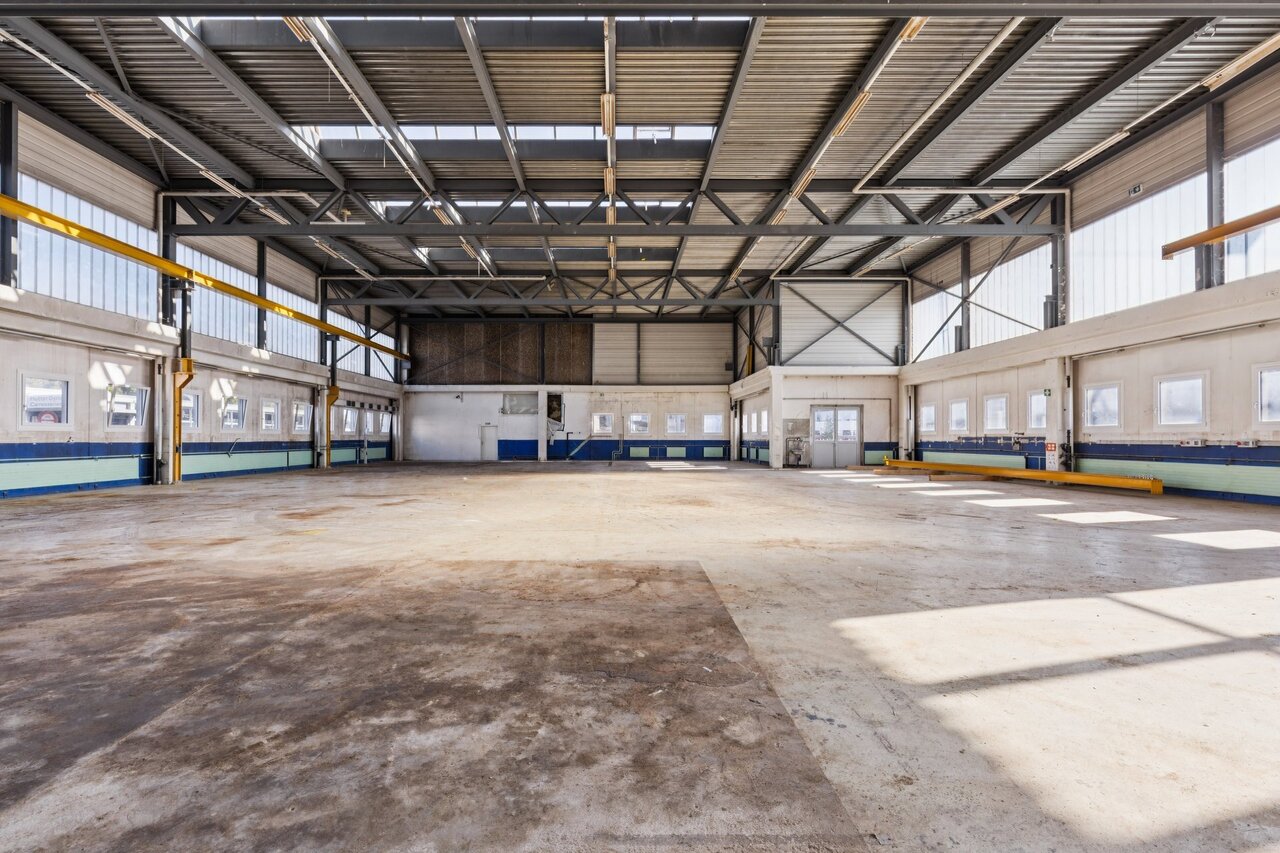 790m² commercial