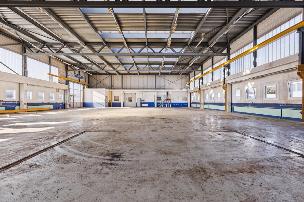 790m² commercial