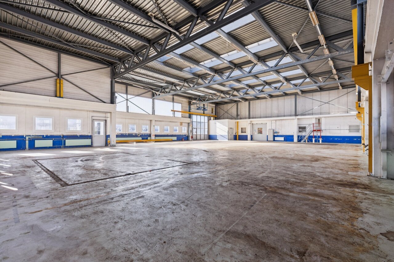 790m² commercial
