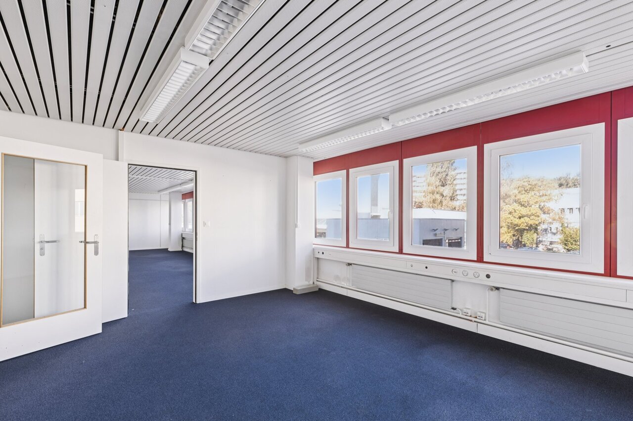 790m² commercial