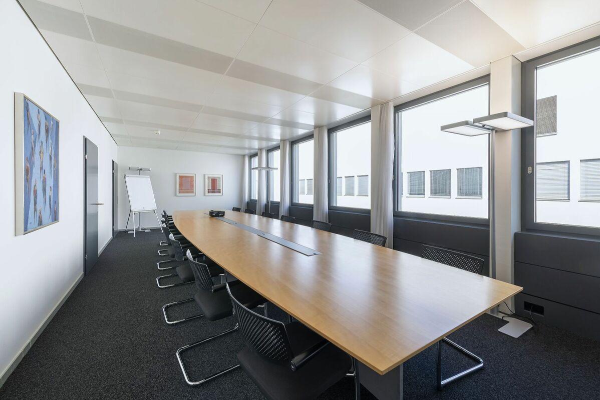 1700m² office