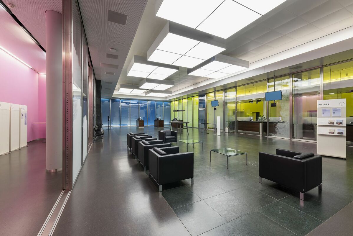 1700m² office