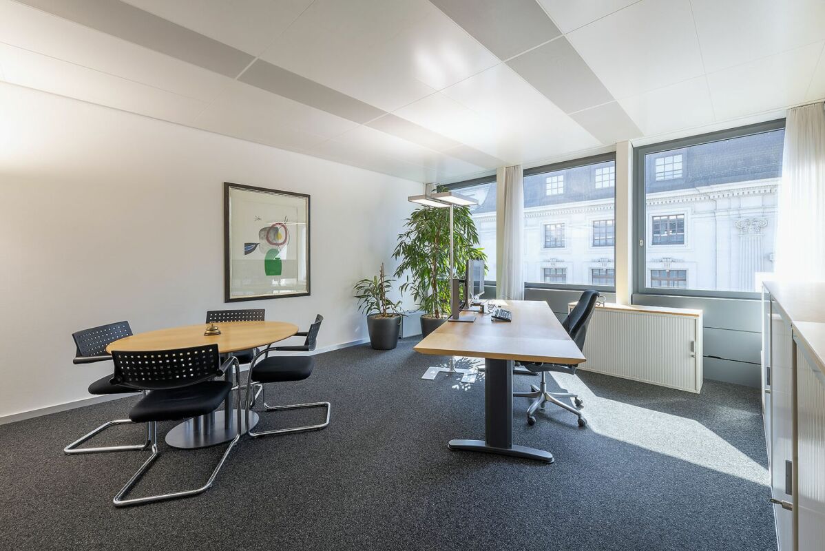 1700m² office