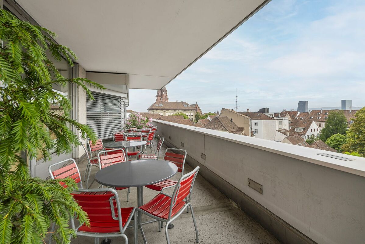 1700m² office