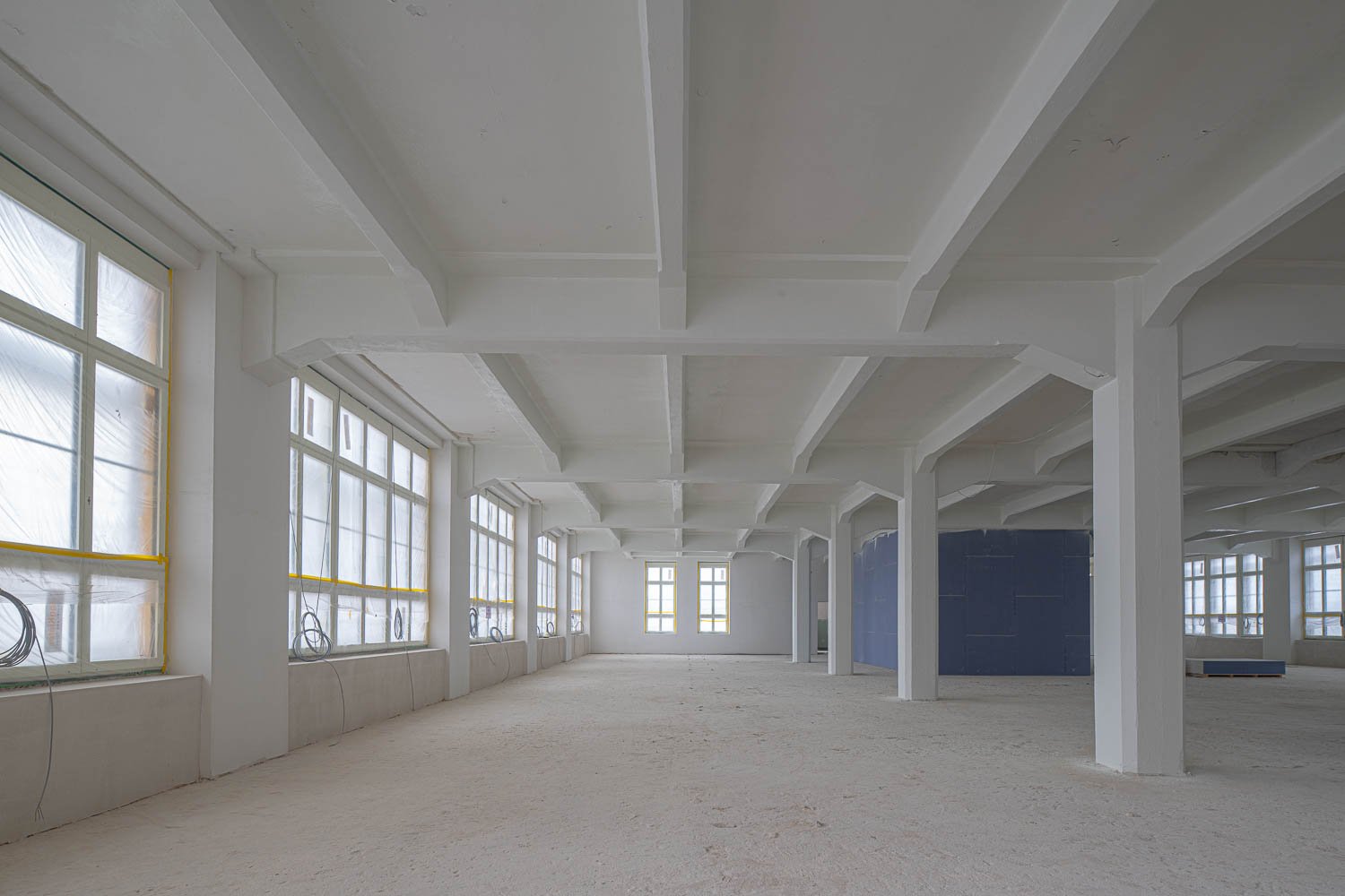 105m² commercial, Foto 1 von 6