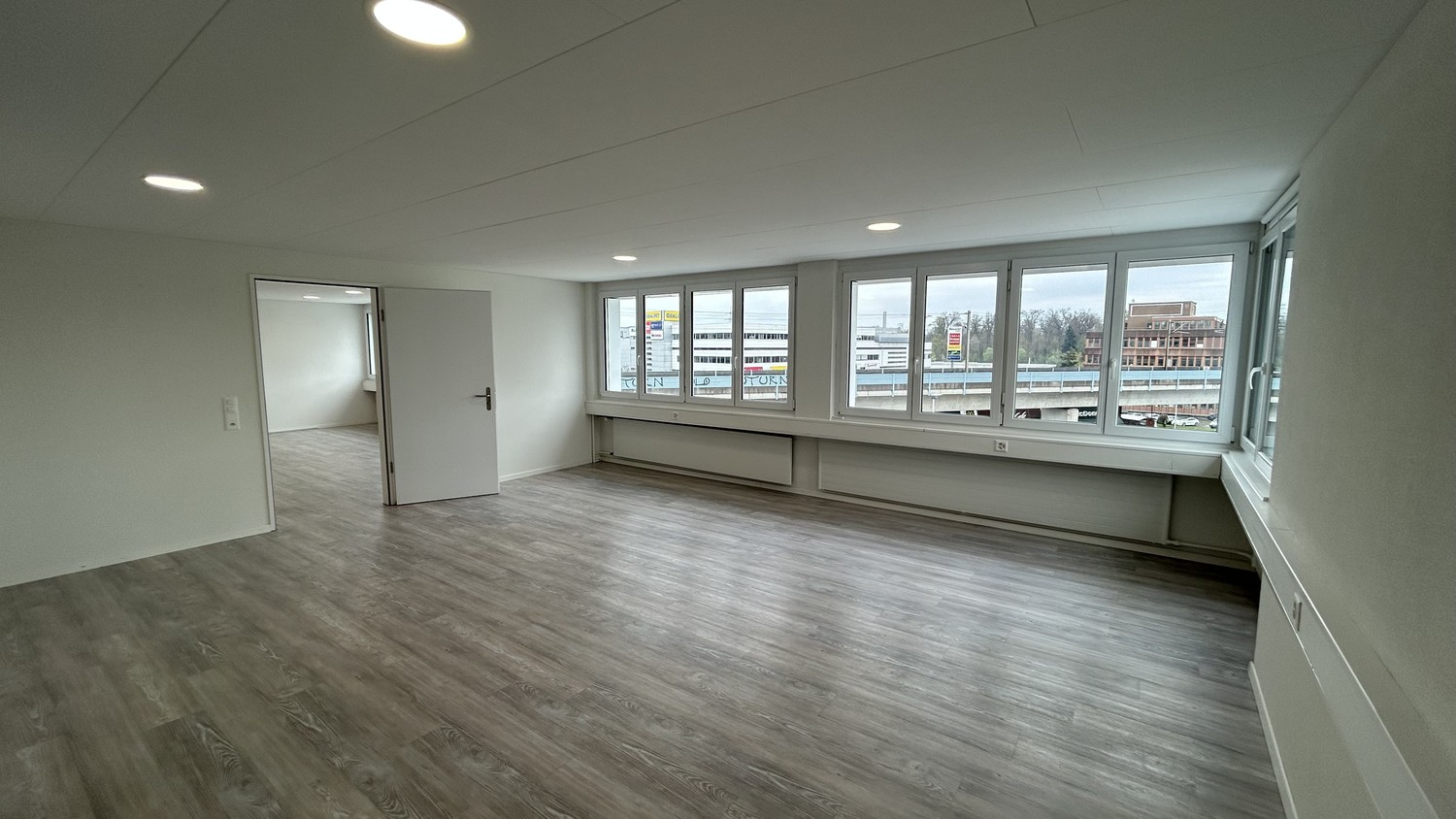 89m² commercial