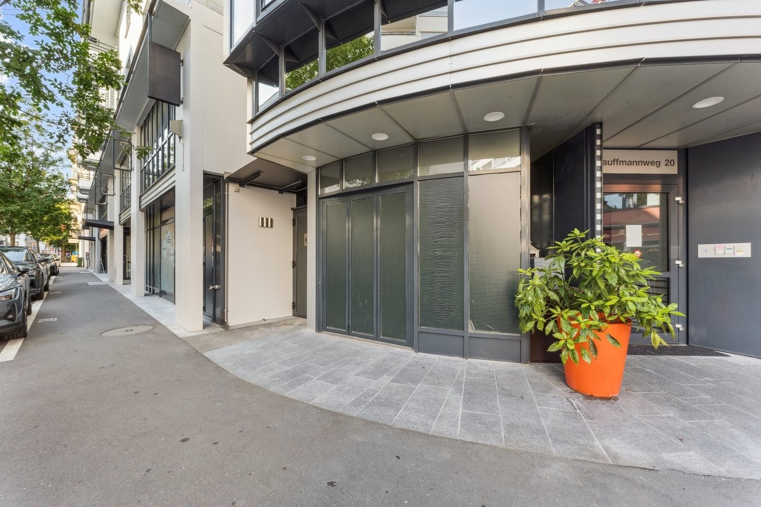 312m² commercial