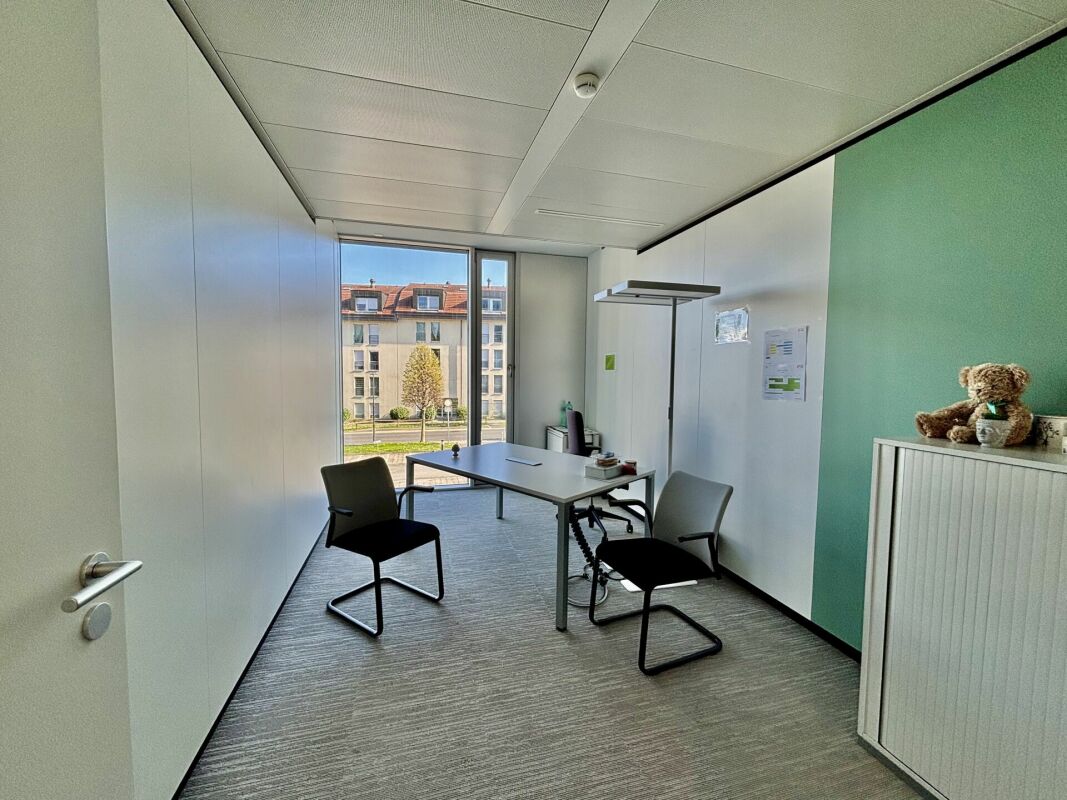 850m² office