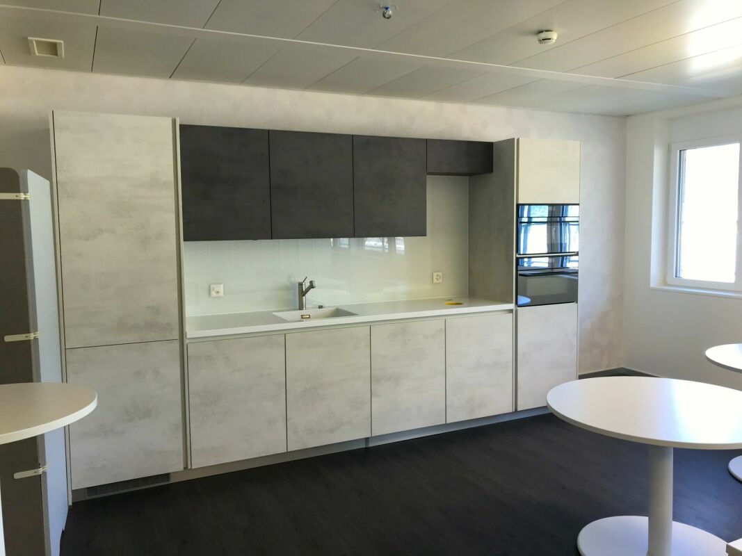 850m² office