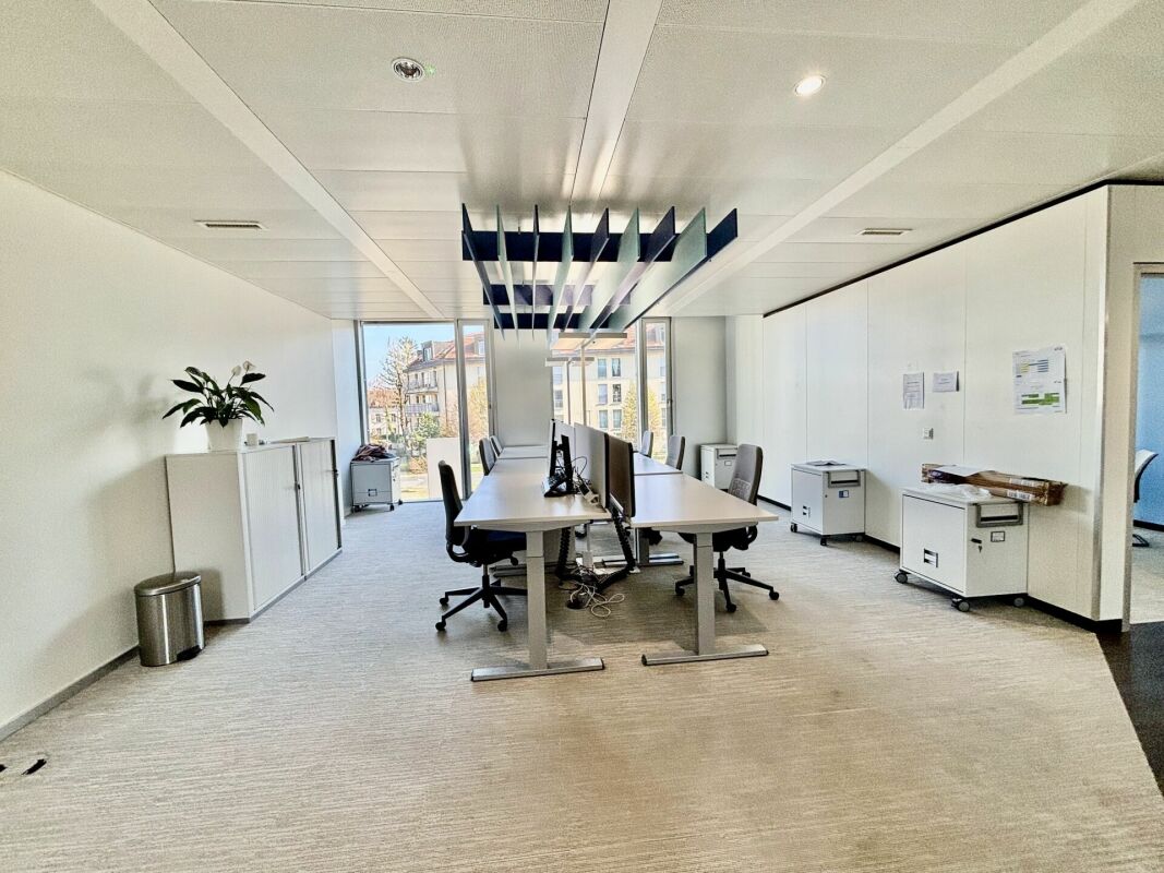 850m² office