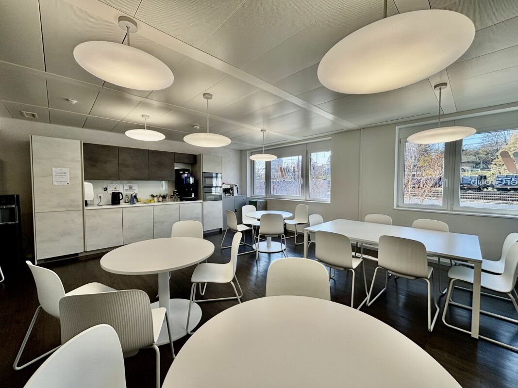 850m² office