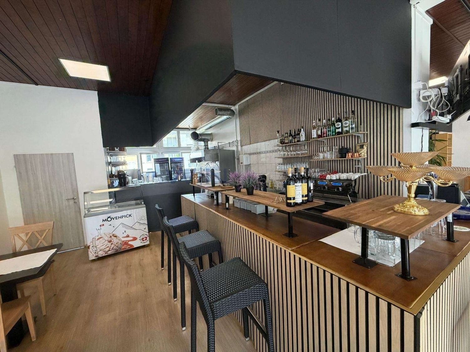 240m² restaurant
