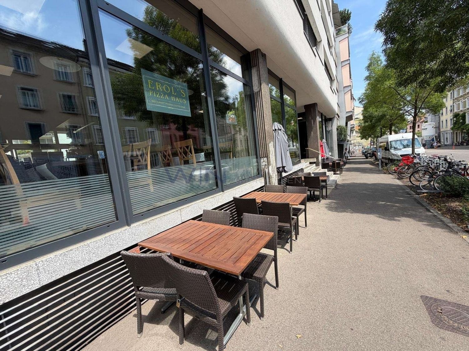 240m² restaurant