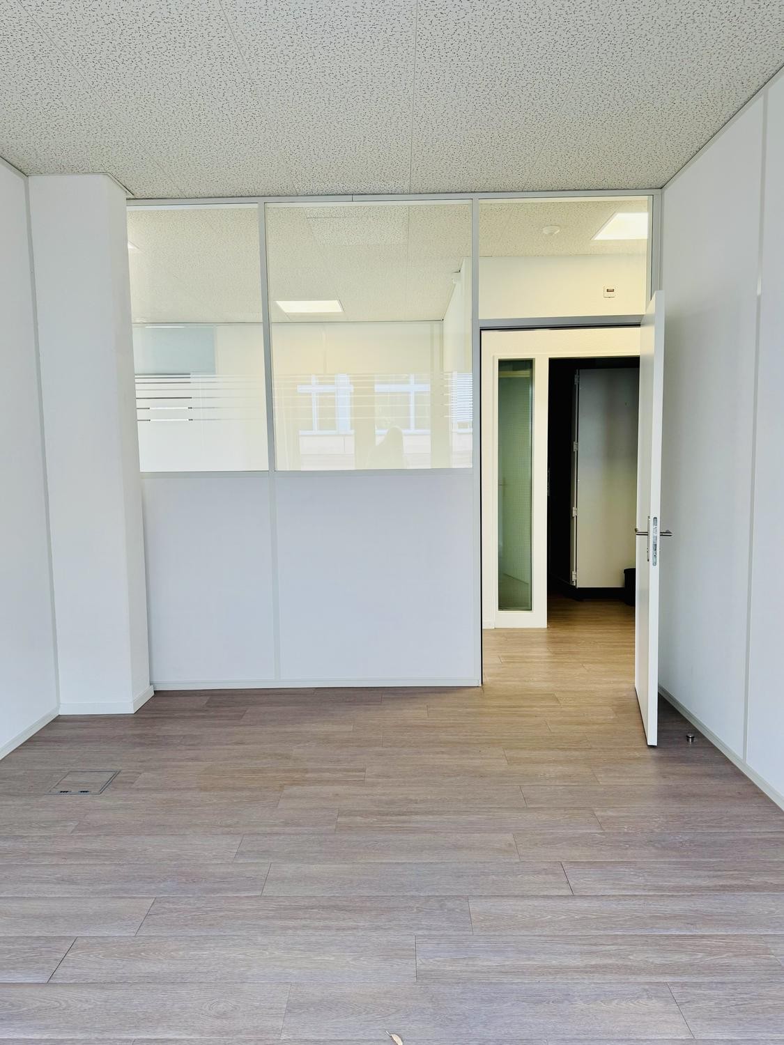 205m² office