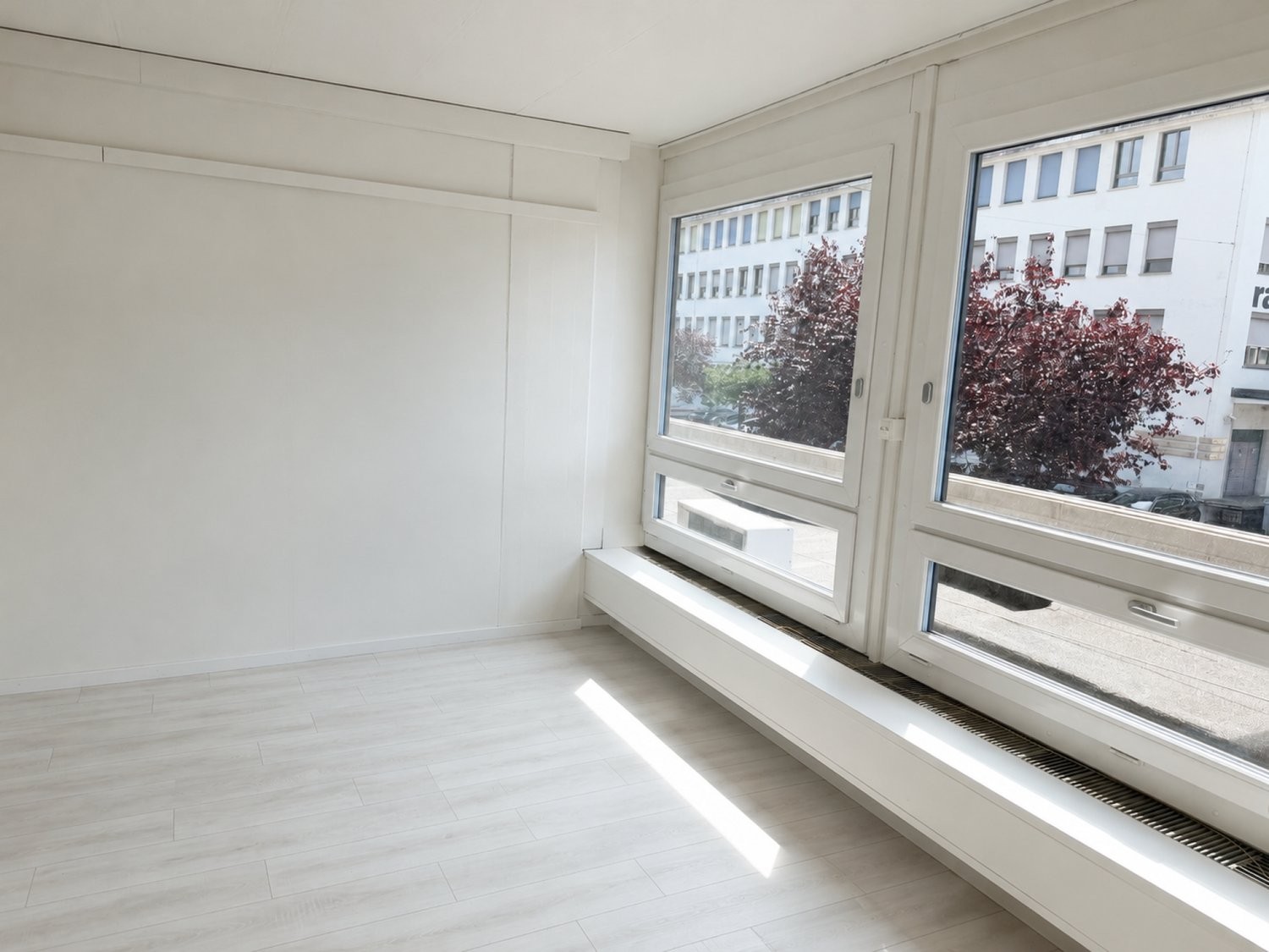 92m² office