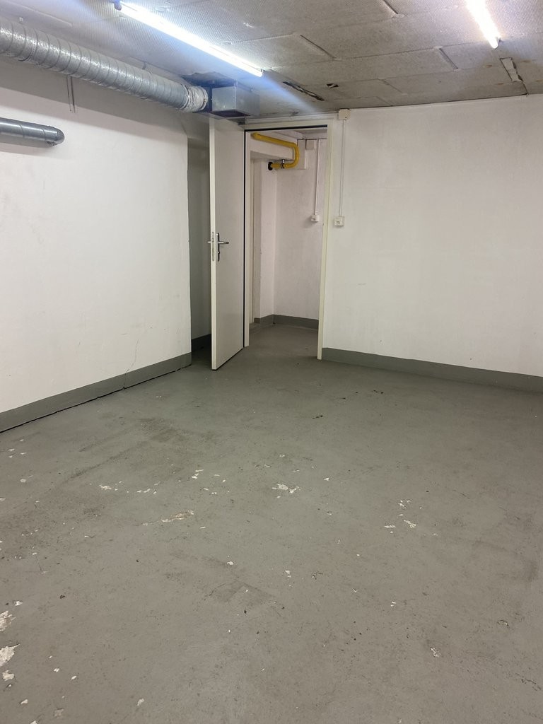 Local de stockage de 8m², photo 1 sur 2