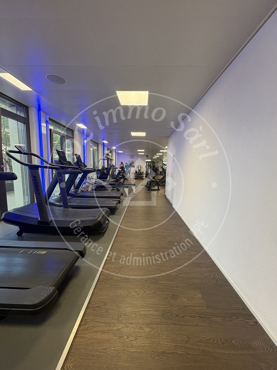 576m² commercial, photo 4 of 10