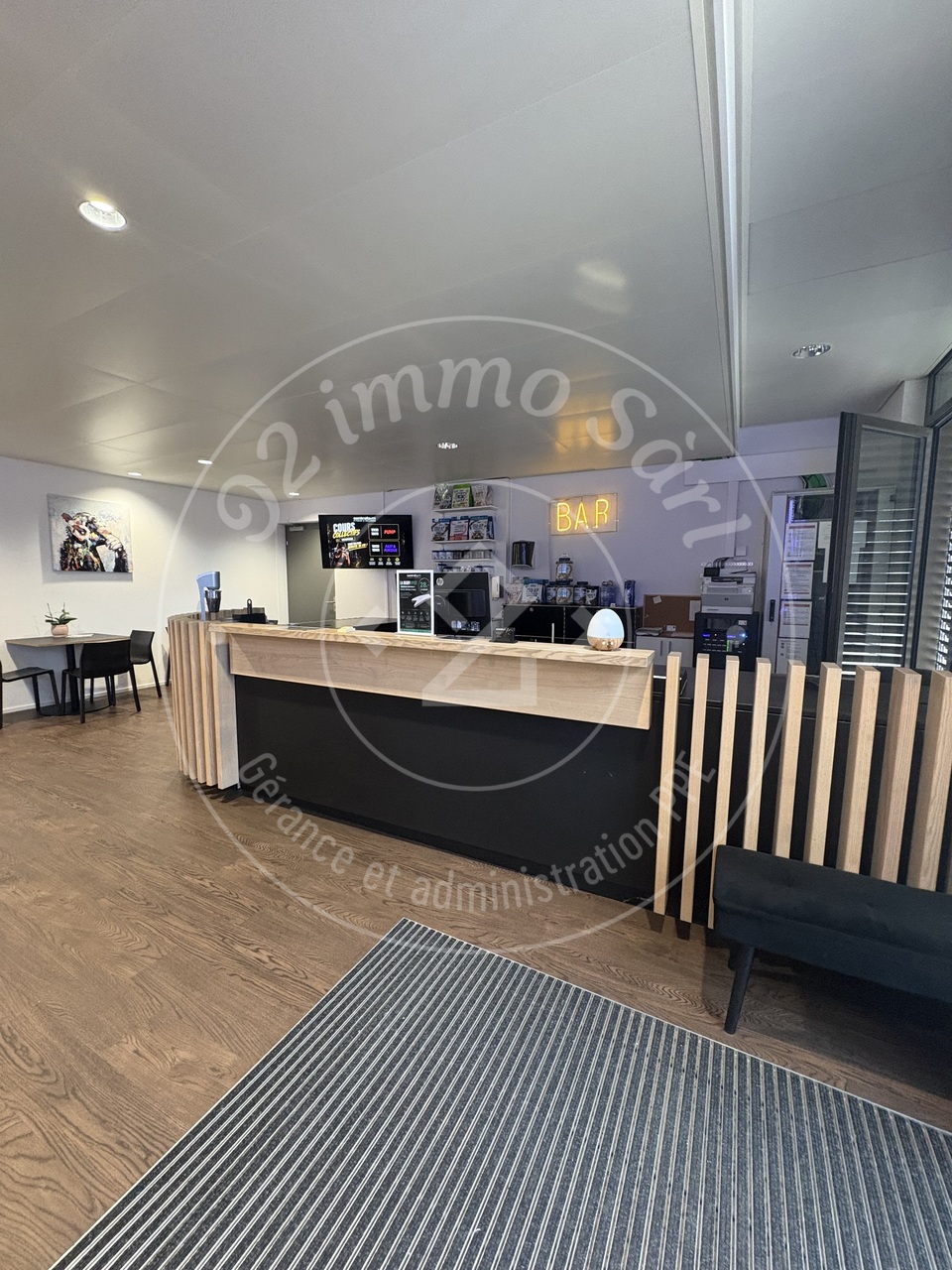 576m² commercial, photo 1 of 10