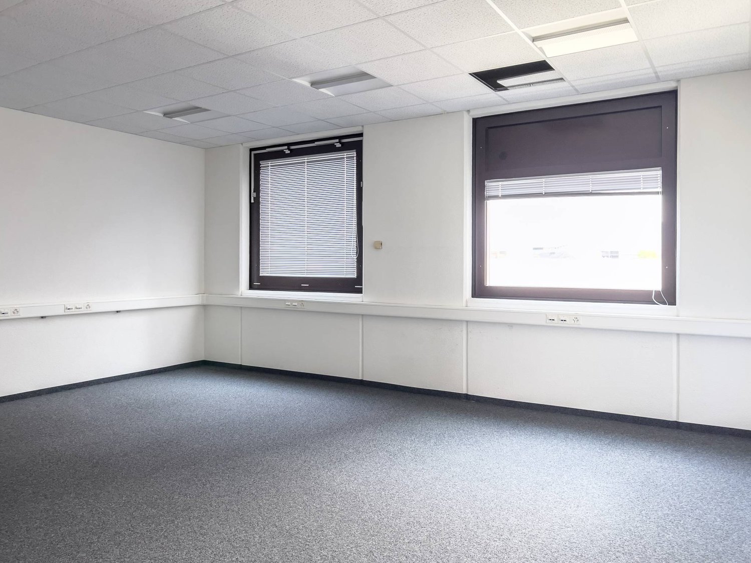 373m² Büro, Foto 5 von 6