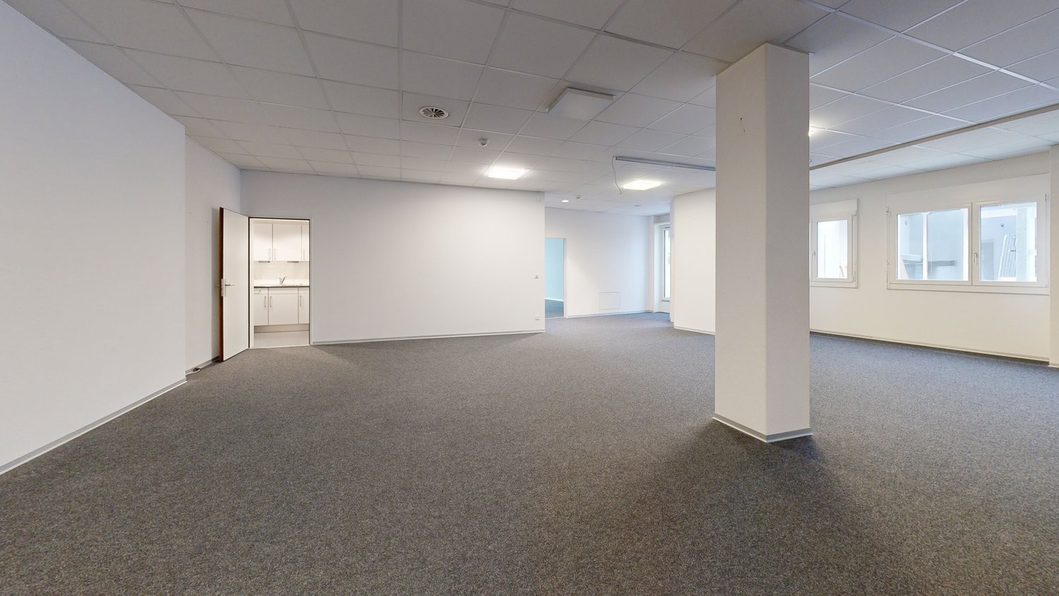 200m² commercial