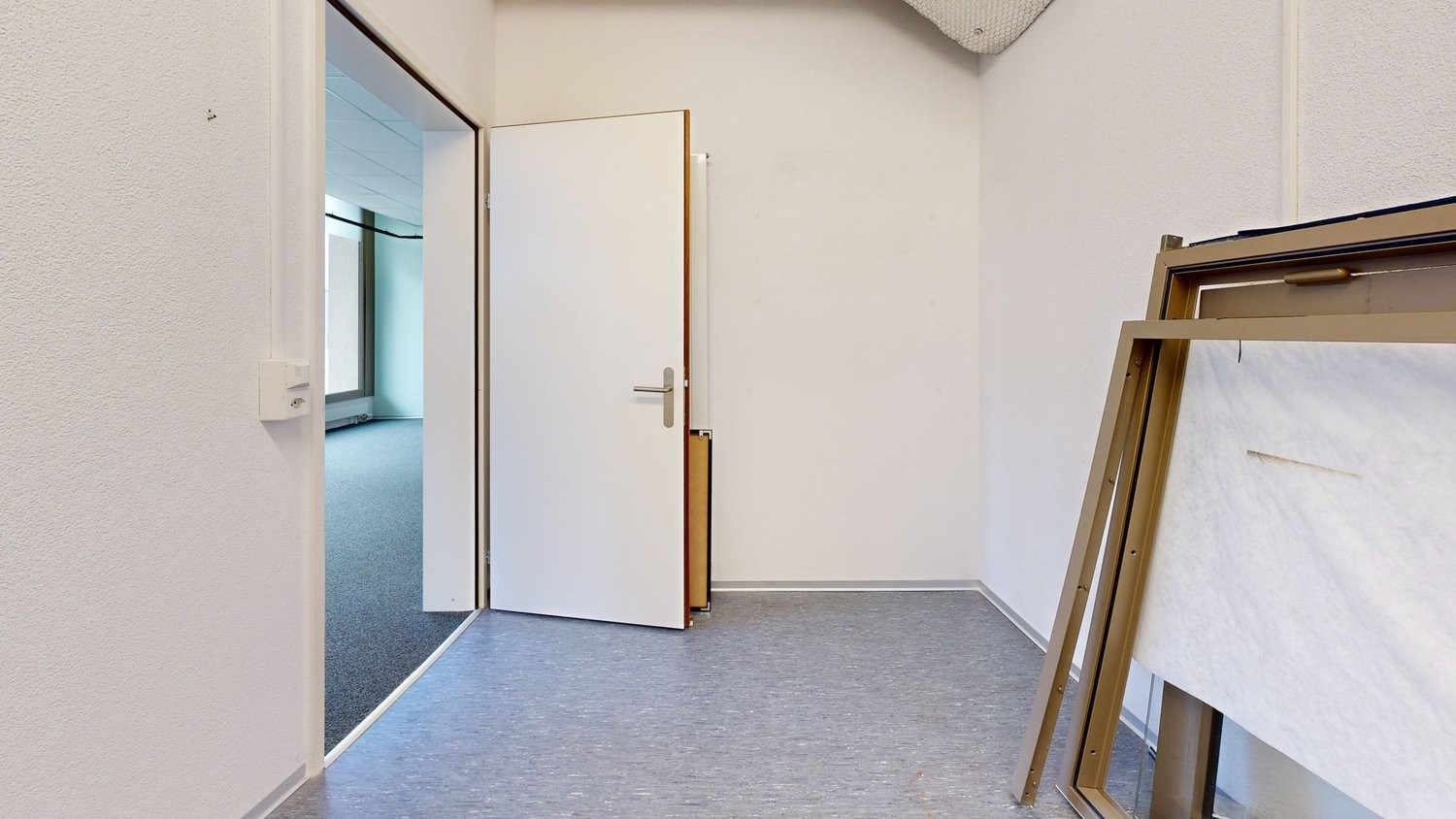 200m² commercial