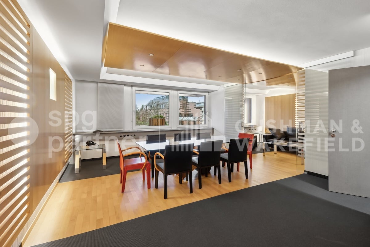 340m² Büro