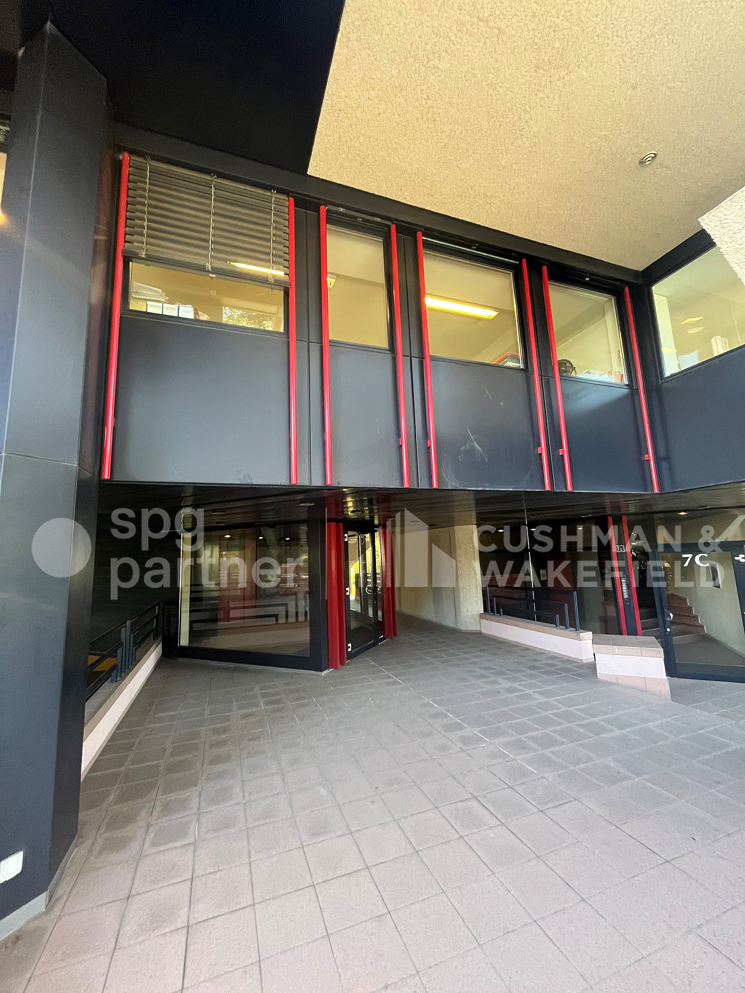 340m² Büro