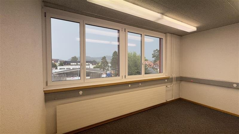 bureau de 12m², photo 3 sur 4