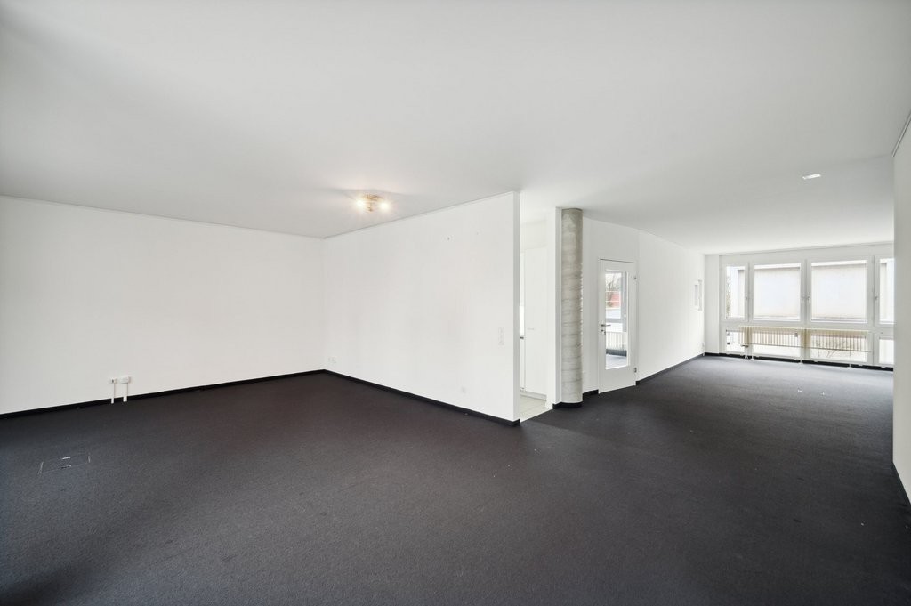 110m² office