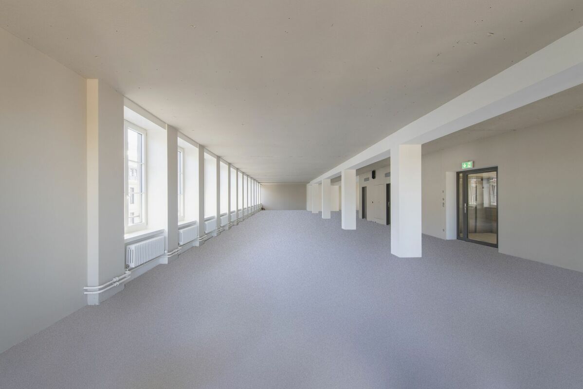 500m² office