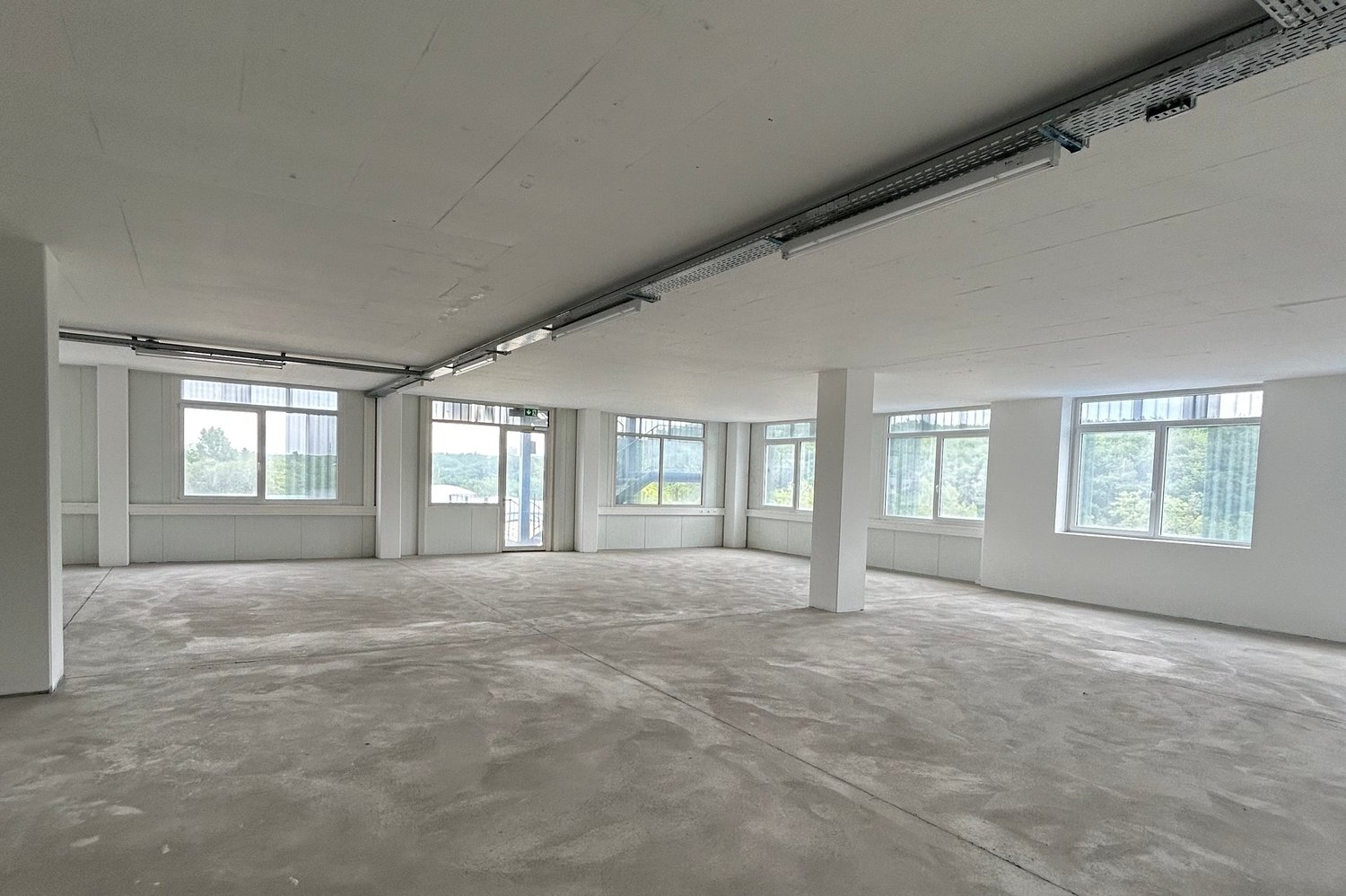 1120m² Büro, Foto 2 von 8