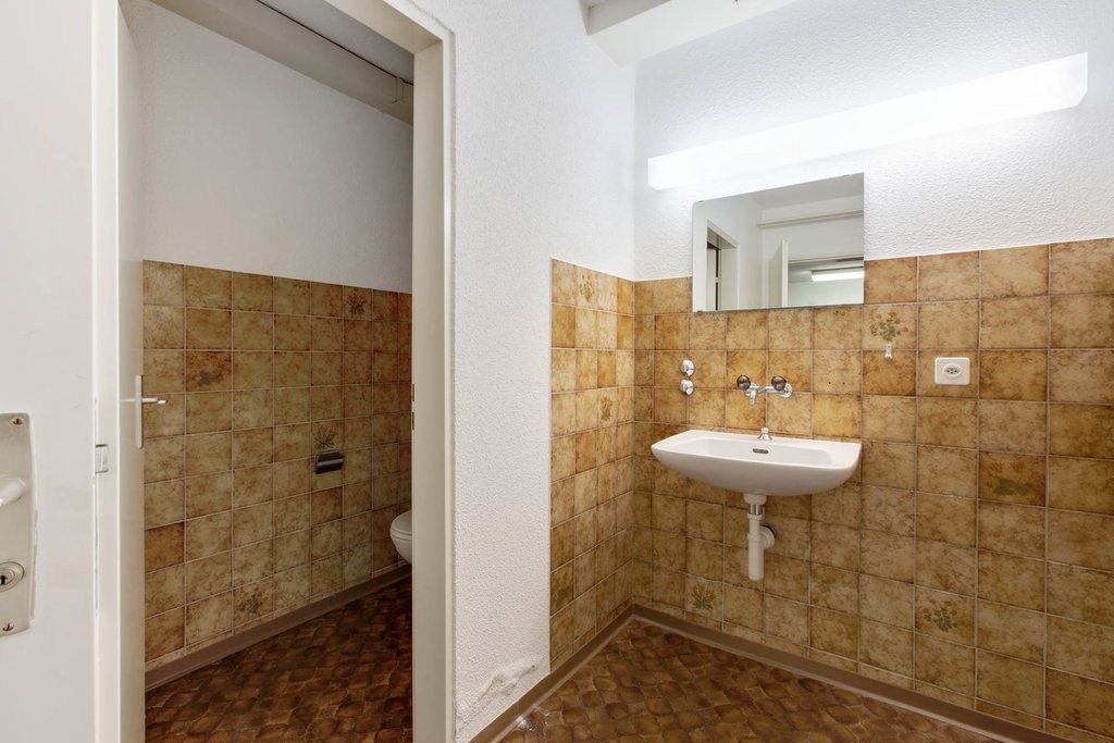 70m² office