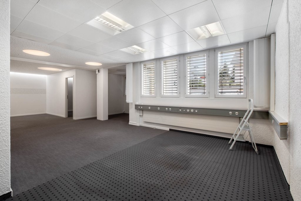 70m² office