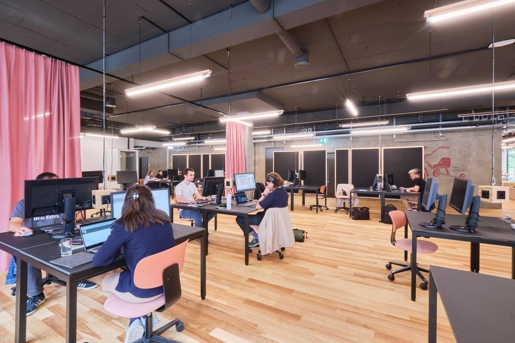80m² office