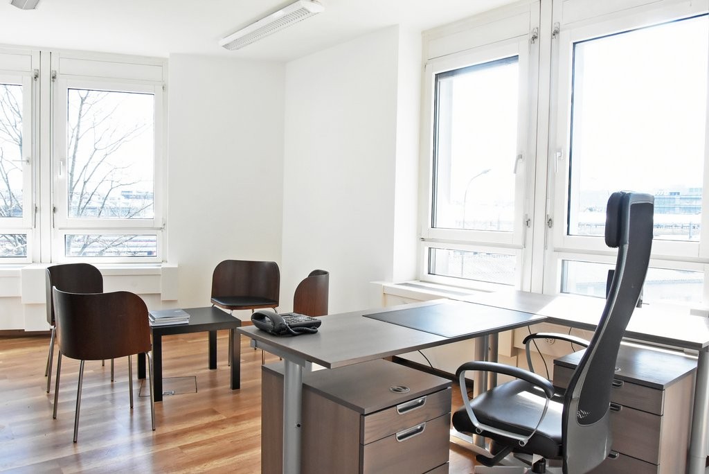 219m² Büro, Foto 3 von 6
