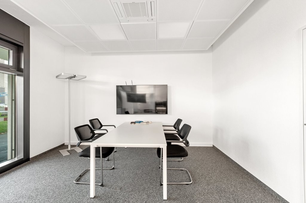 144m² commercial