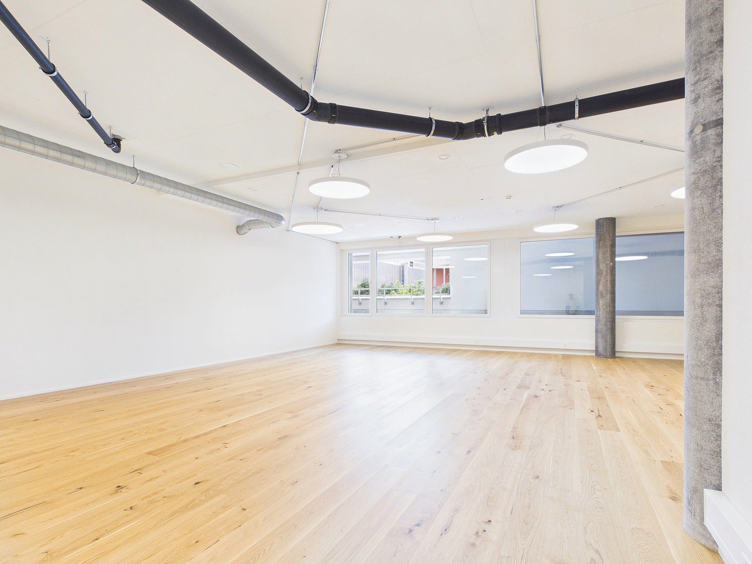 105m² commercial, photo 3 sur 10