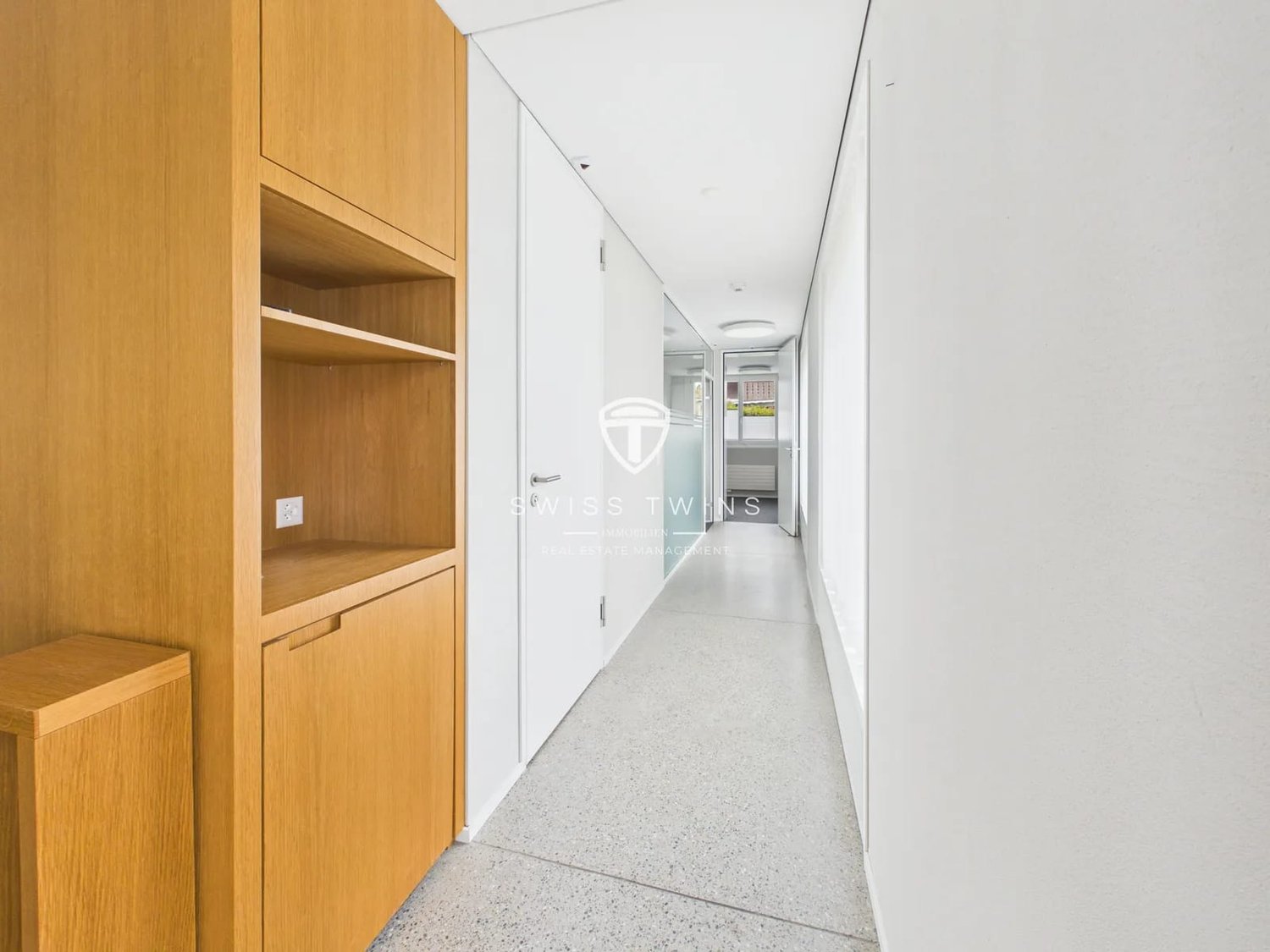 240m² commercial, photo 7 sur 10