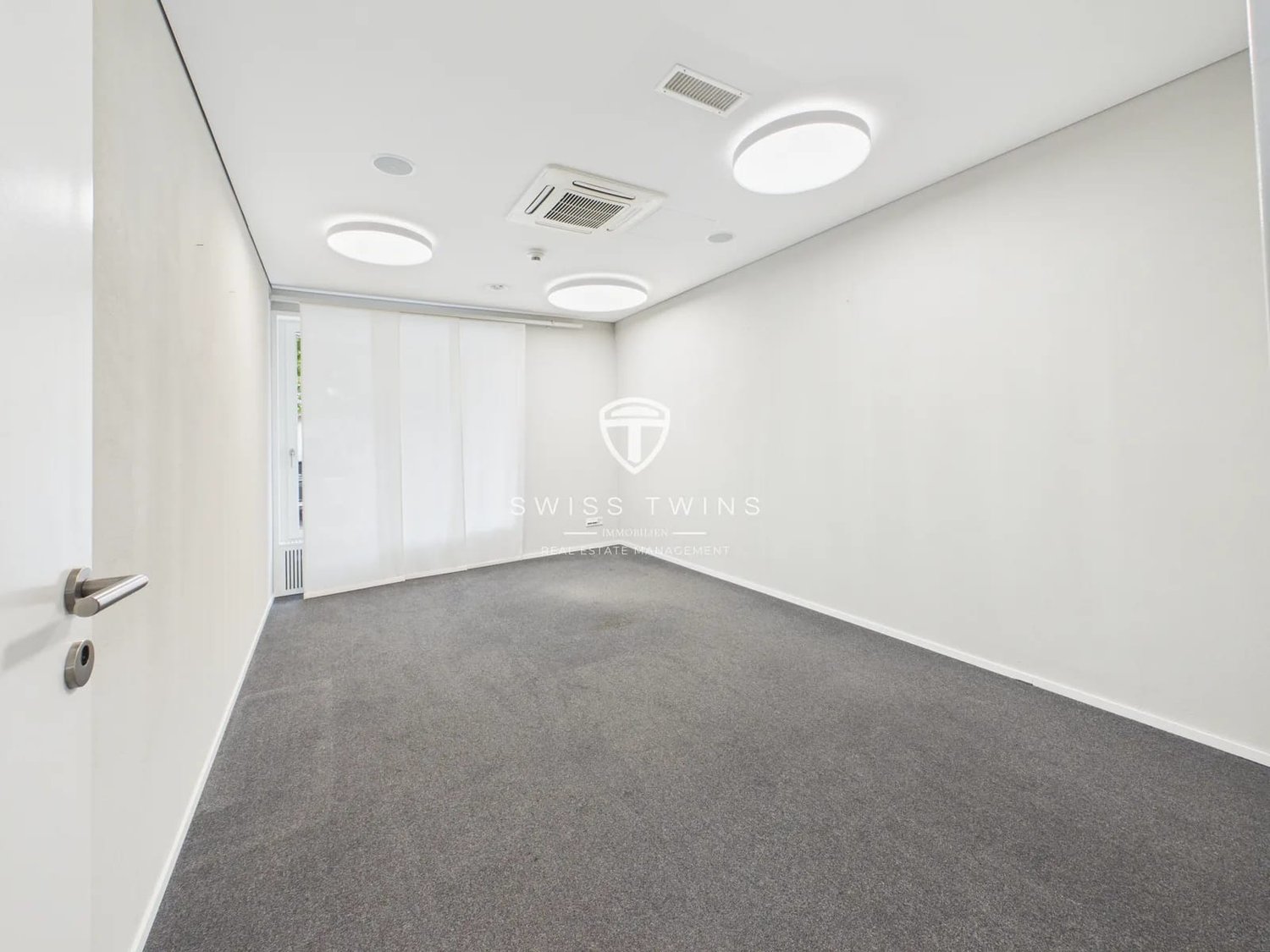 240m² commercial, photo 6 sur 10