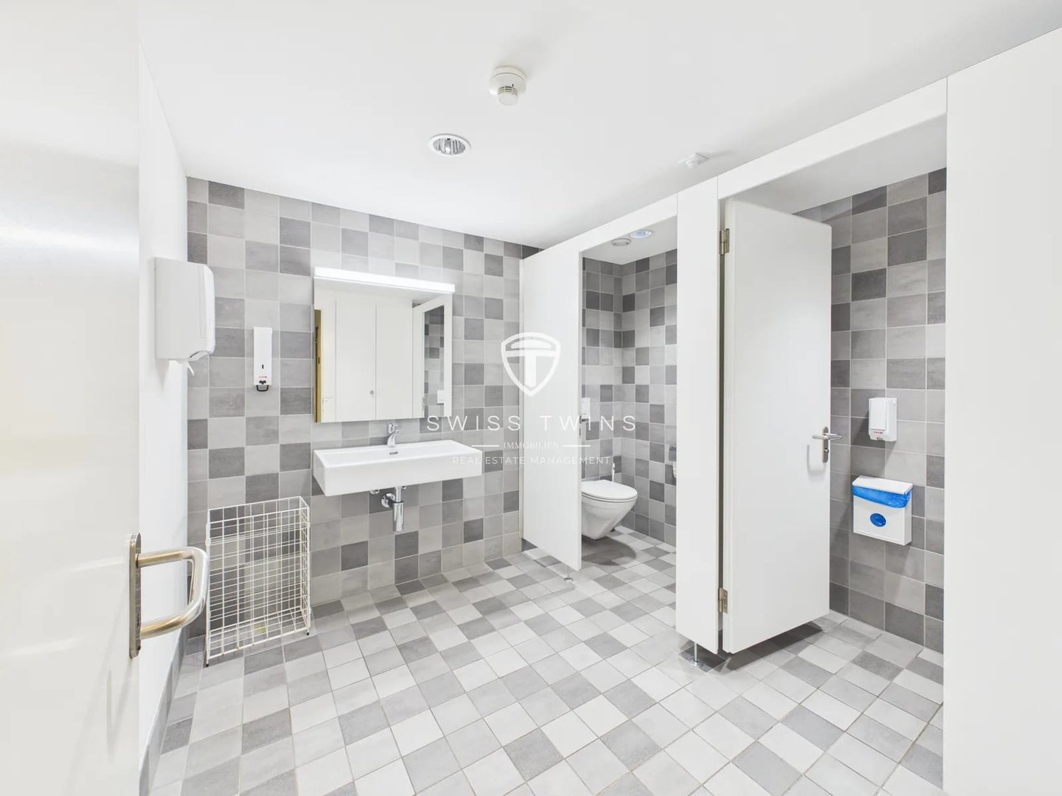 240m² commercial, photo 10 sur 10