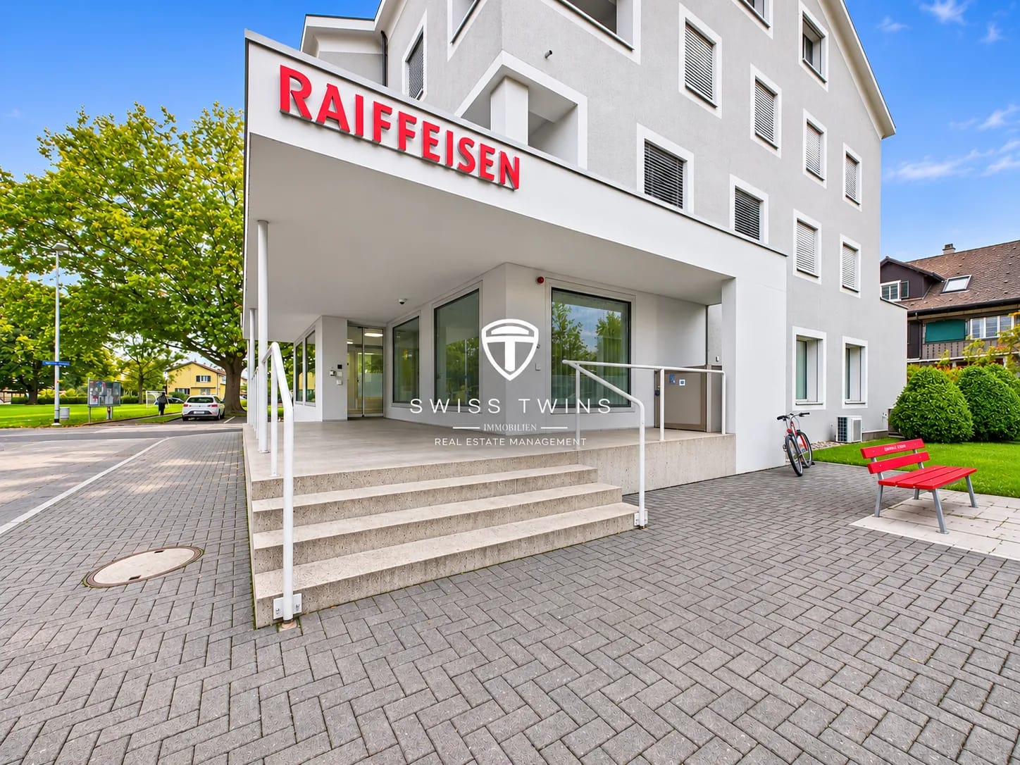 240m² commercial, photo 1 sur 10
