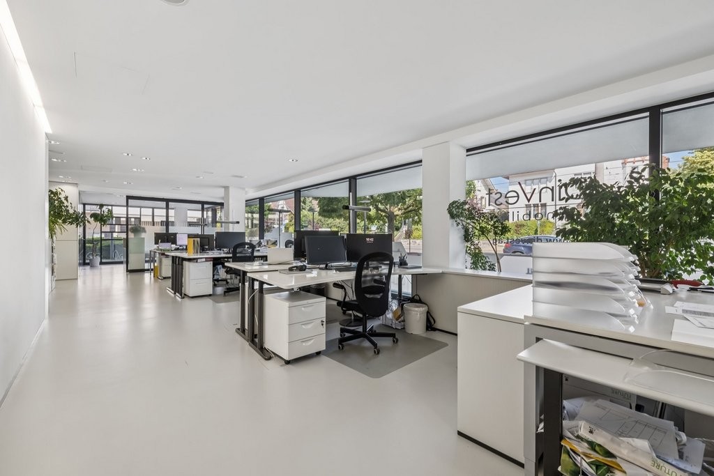 448m² commercial