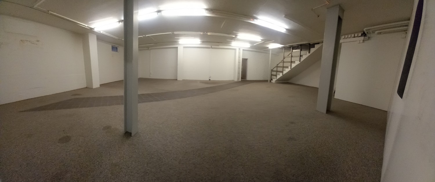 188m² shop