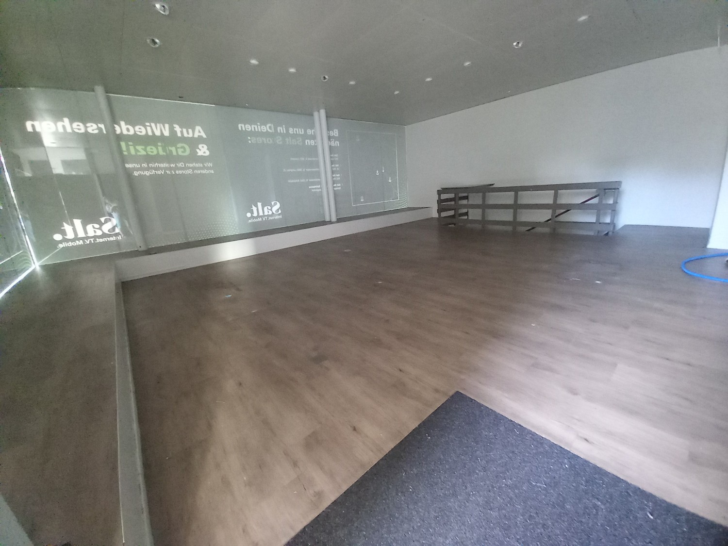 188m² shop