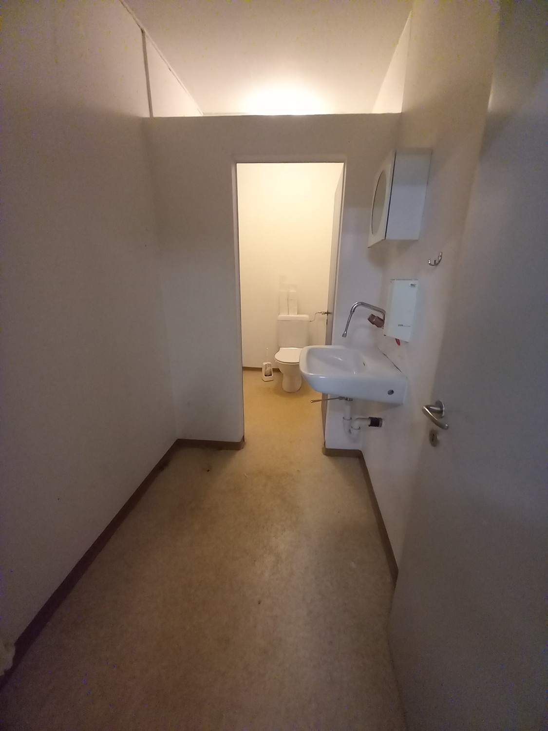 188m² shop