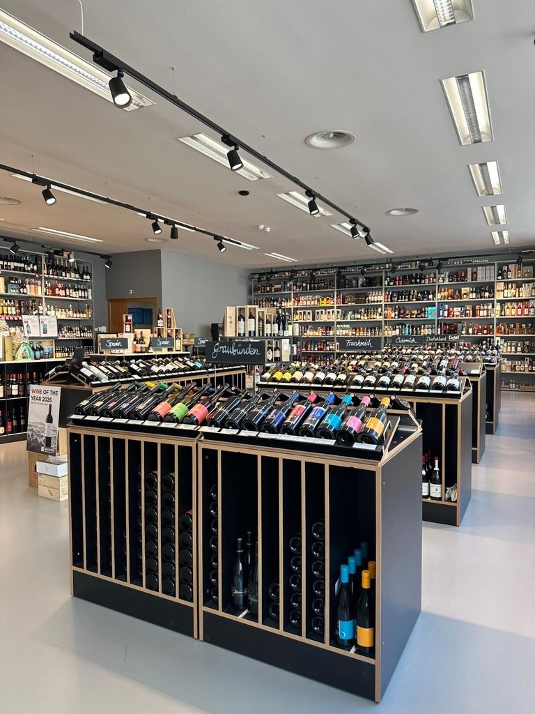 180m² shop