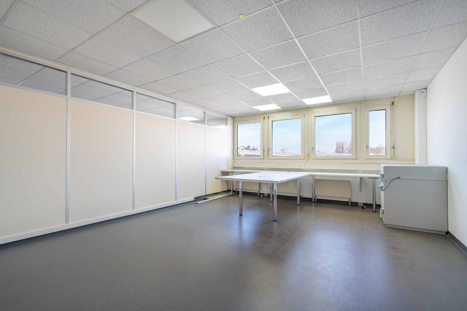 33m² office