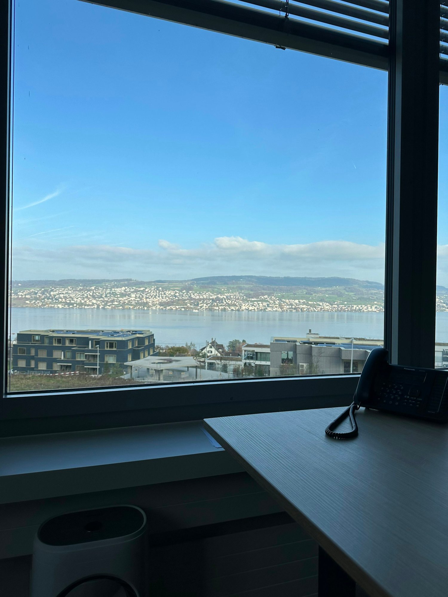 100m² office
